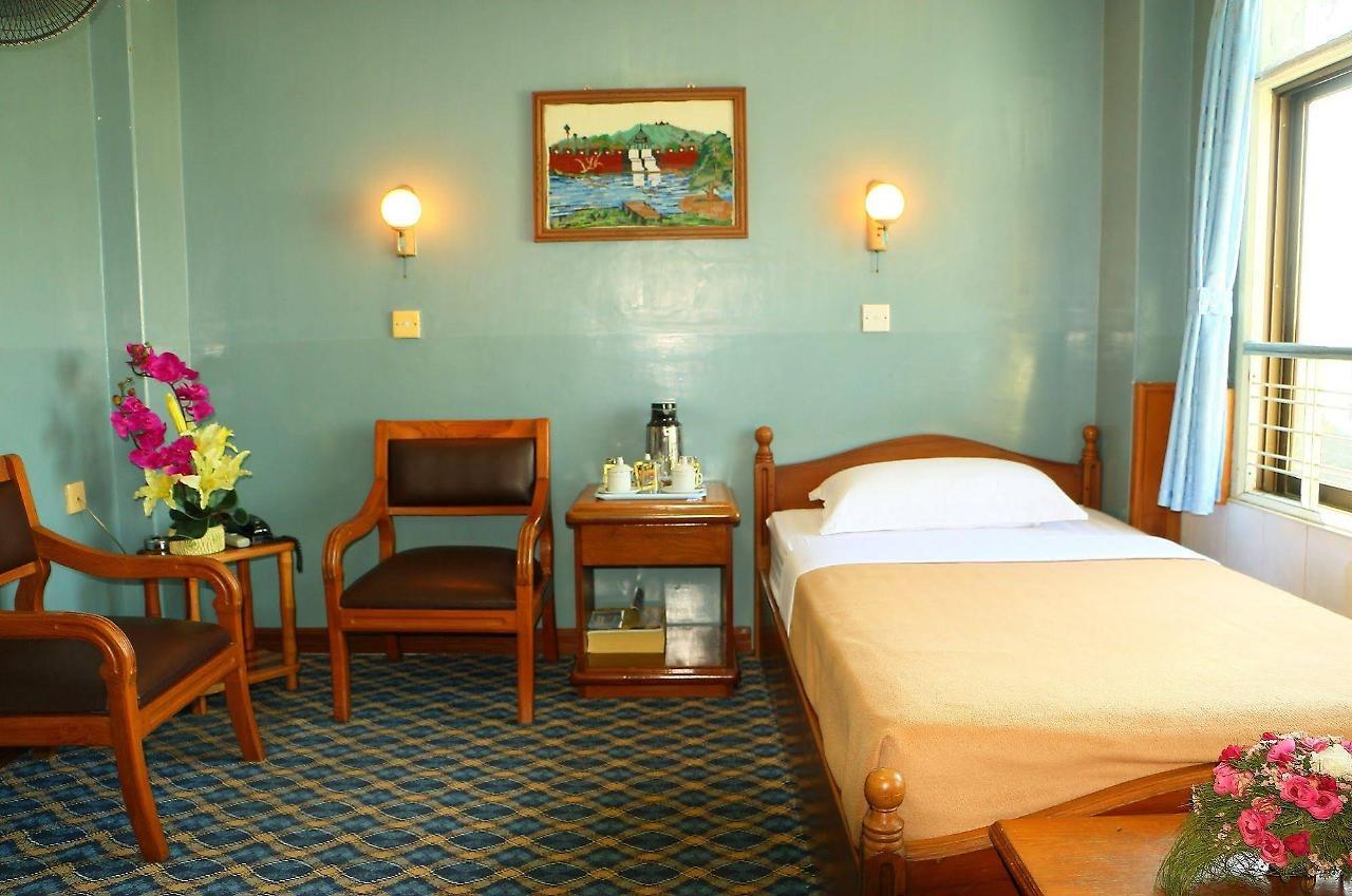 Royal City Hotel Mandalay Extérieur photo