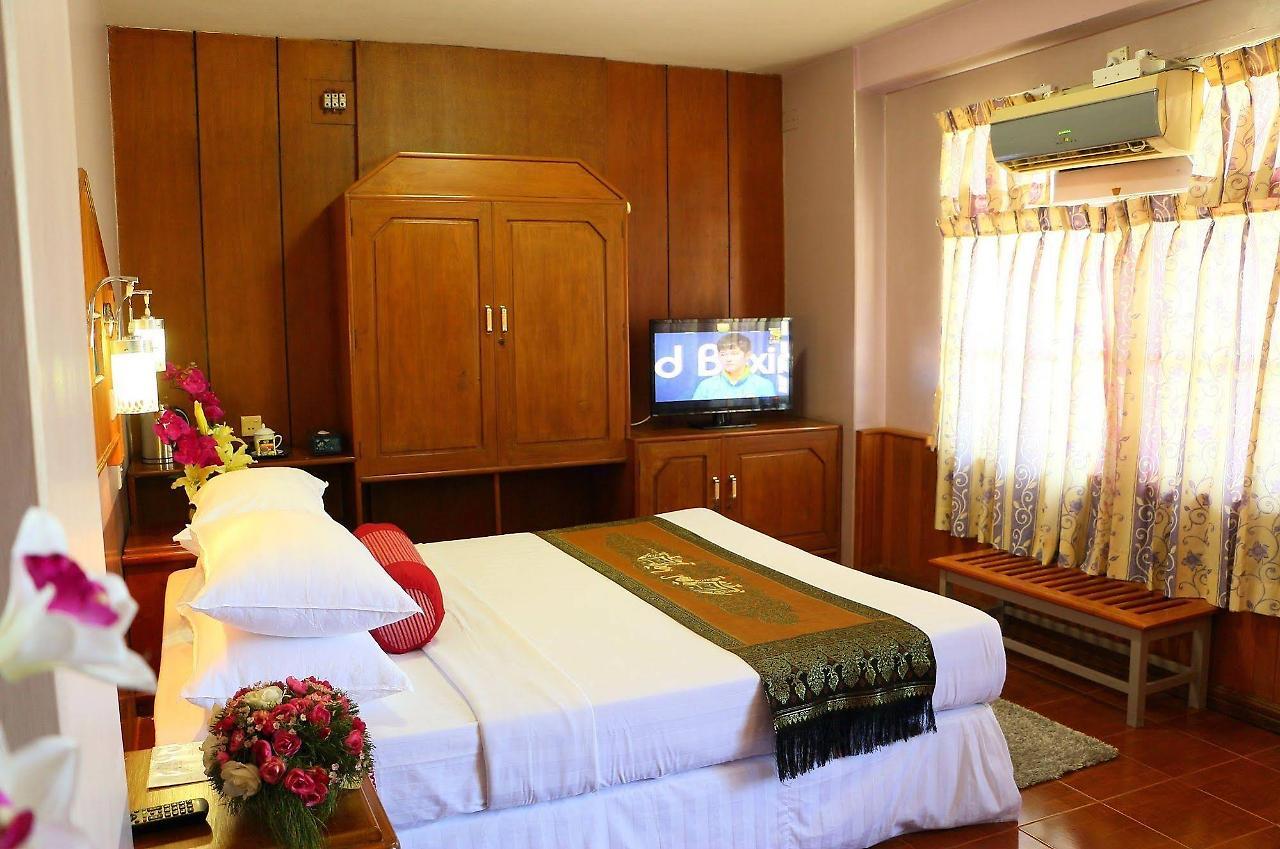 Royal City Hotel Mandalay Extérieur photo