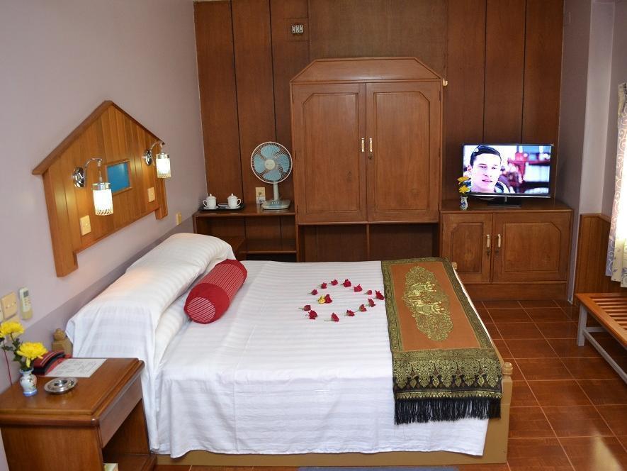 Royal City Hotel Mandalay Extérieur photo
