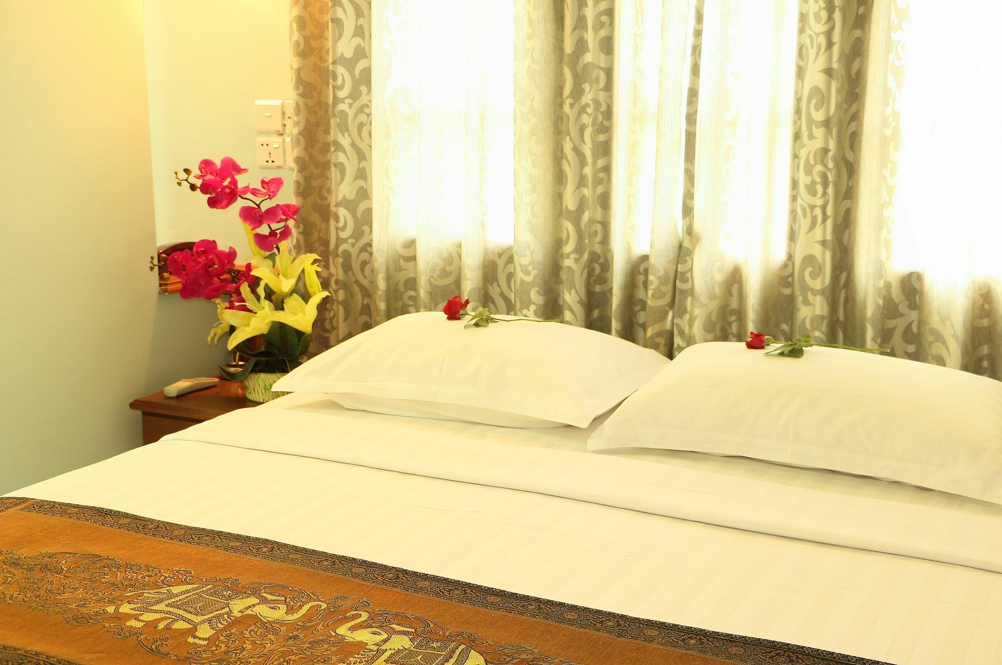 Royal City Hotel Mandalay Extérieur photo