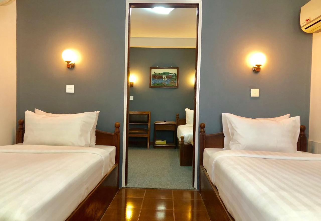Royal City Hotel Mandalay Extérieur photo