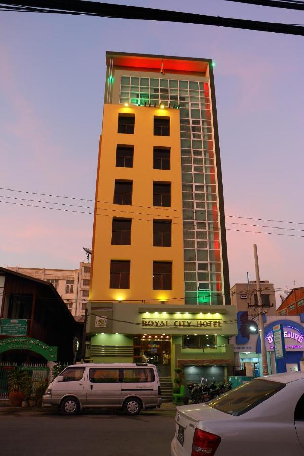 Royal City Hotel Mandalay Extérieur photo