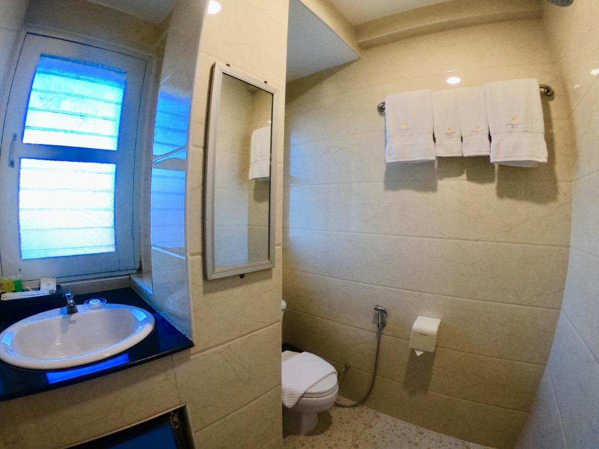 Royal City Hotel Mandalay Extérieur photo