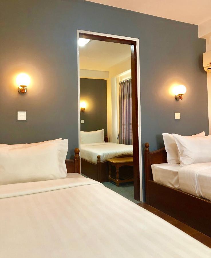 Royal City Hotel Mandalay Extérieur photo