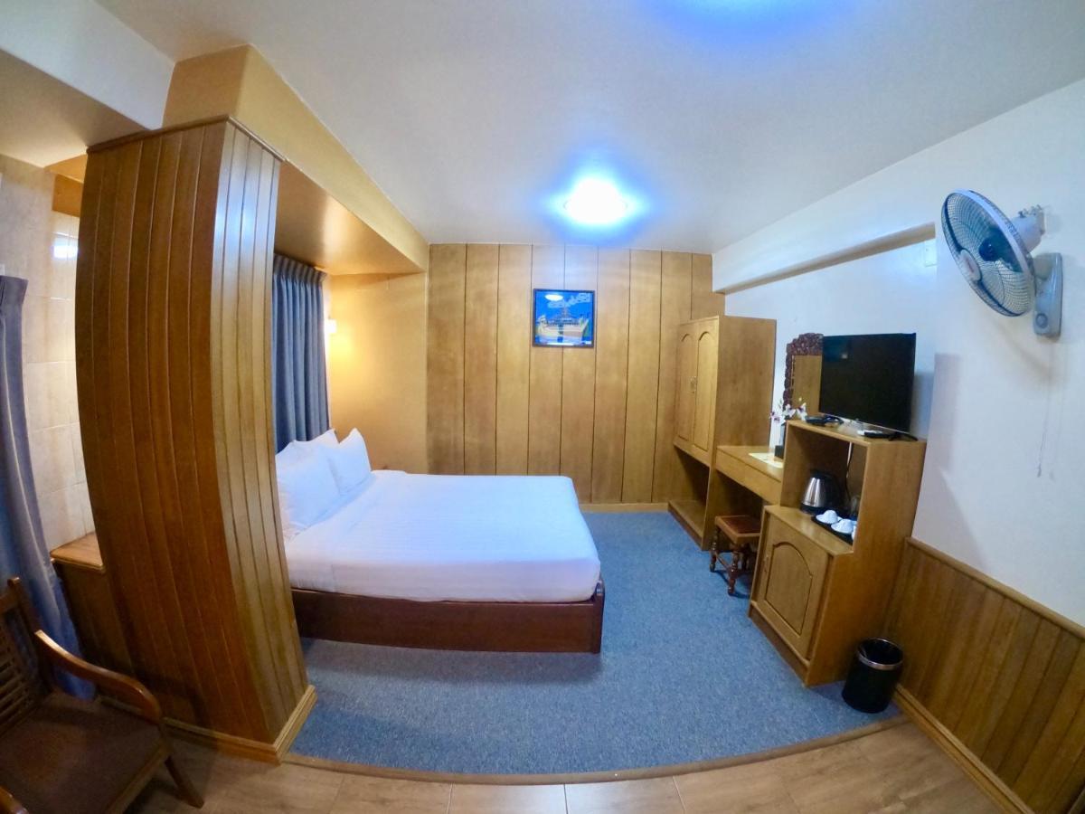 Royal City Hotel Mandalay Extérieur photo