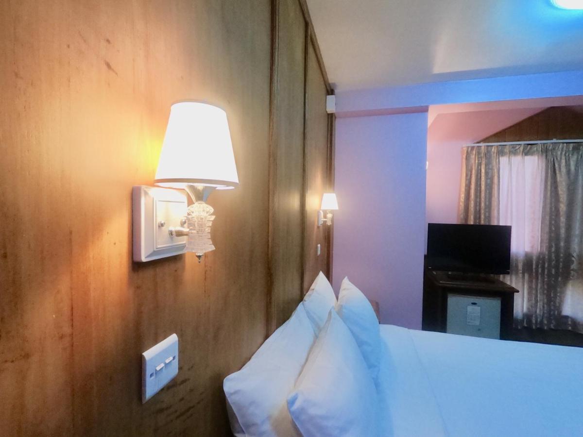 Royal City Hotel Mandalay Extérieur photo