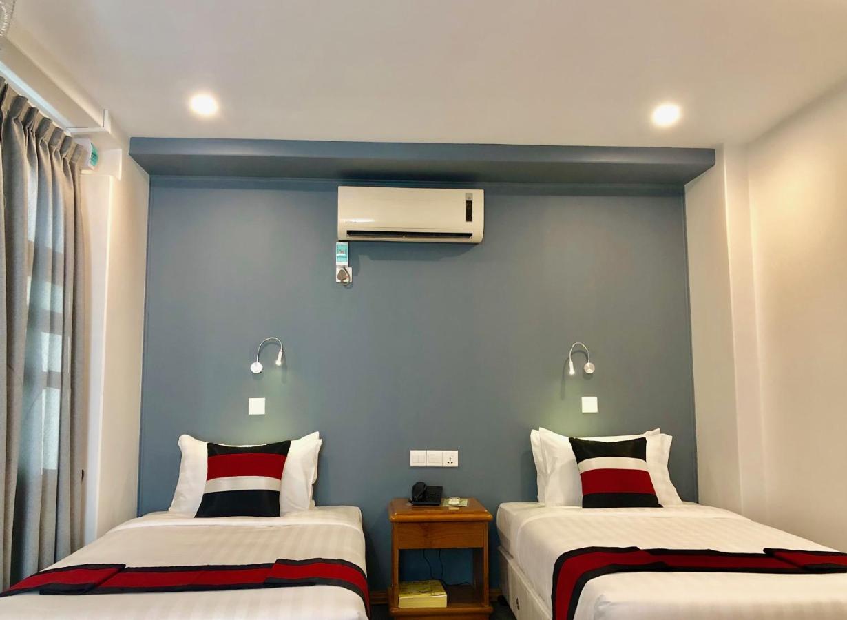 Royal City Hotel Mandalay Extérieur photo