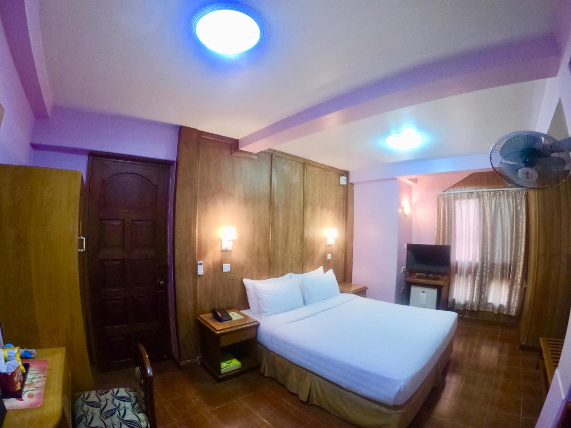 Royal City Hotel Mandalay Extérieur photo
