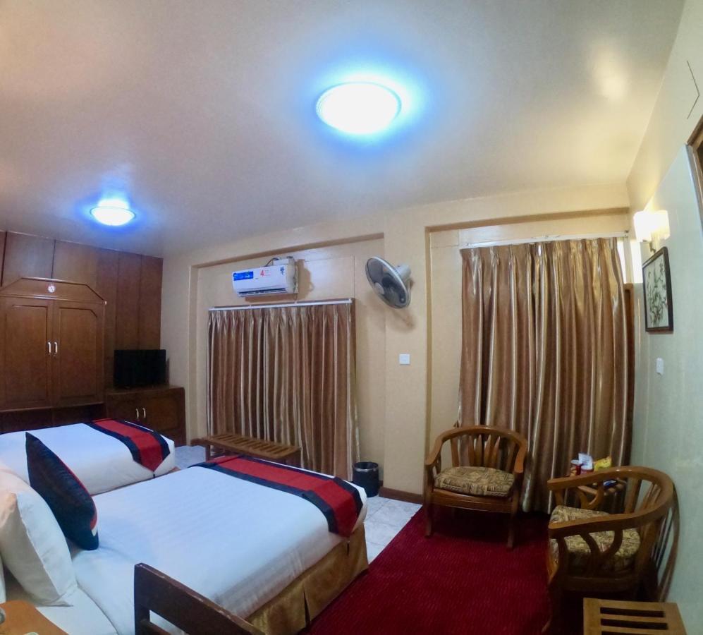 Royal City Hotel Mandalay Extérieur photo