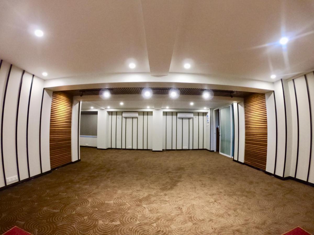Royal City Hotel Mandalay Extérieur photo